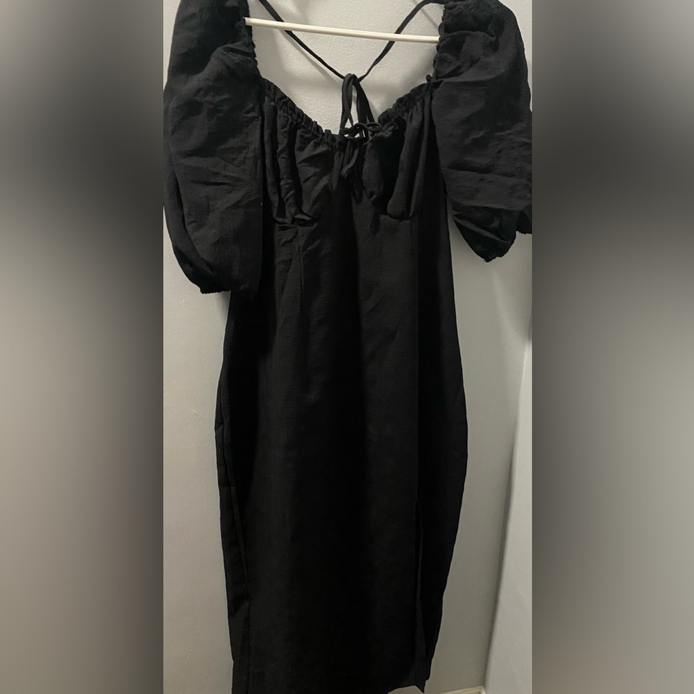 H&M black long puffy dress